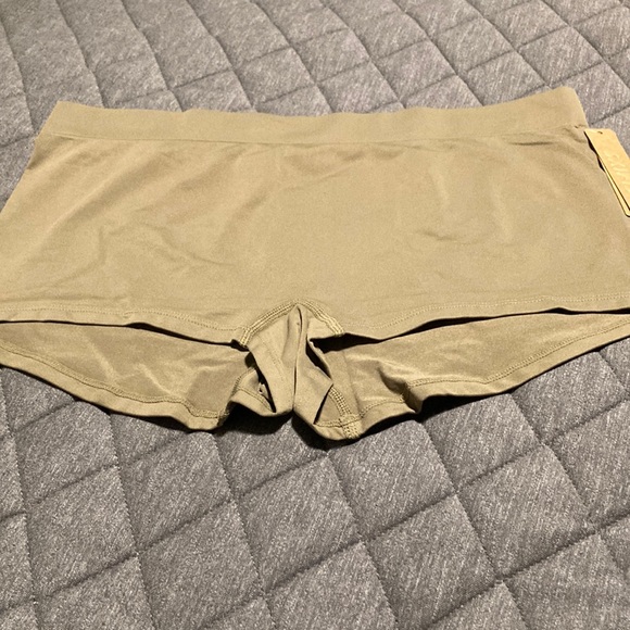 SKIMS Intimates & Sleepwear Skims Smoothing Boy Shorts Poshmark